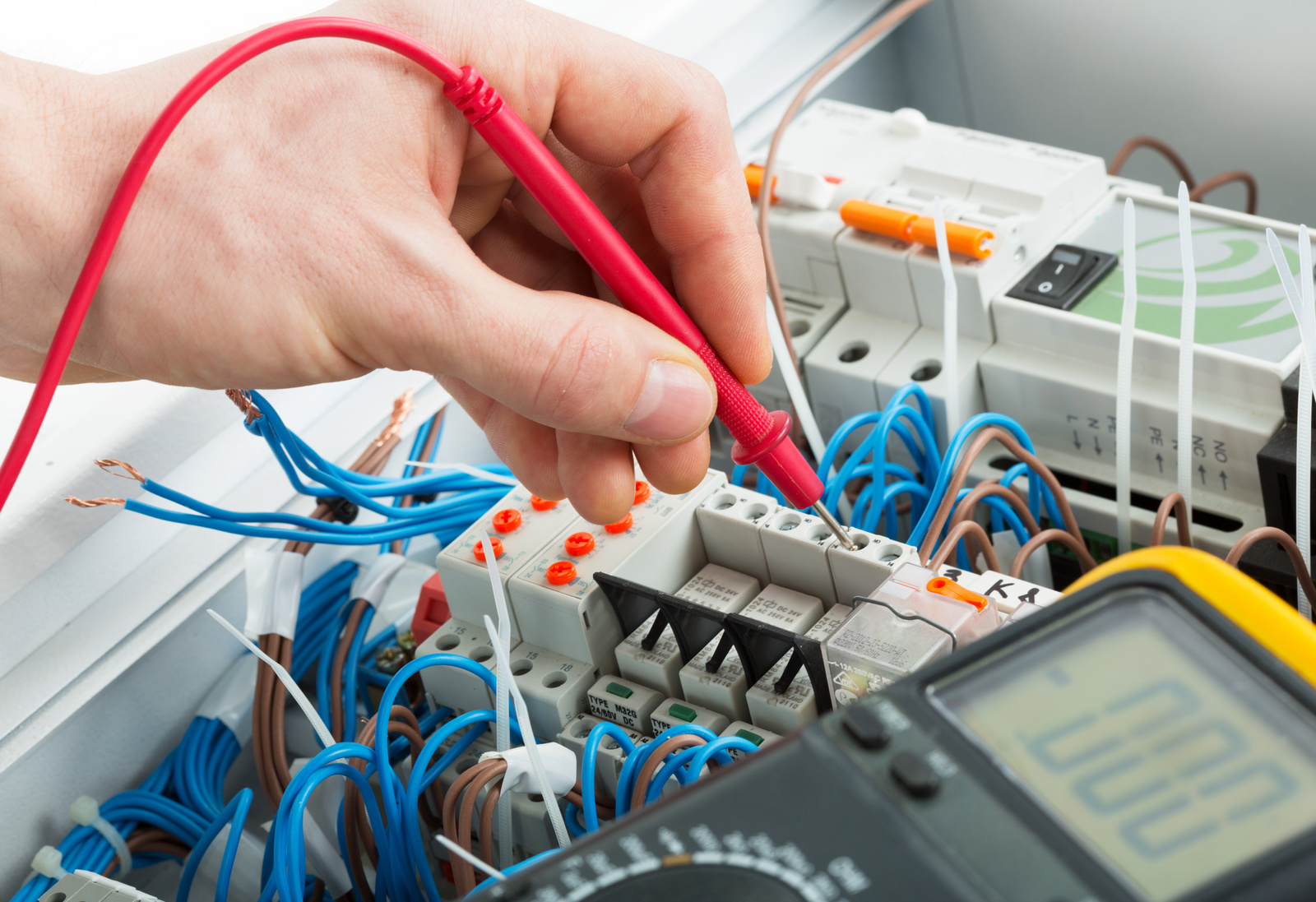 elektriciteitswerken zelf uitvoeren